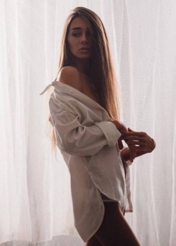 Лиза, Г. Петродворец